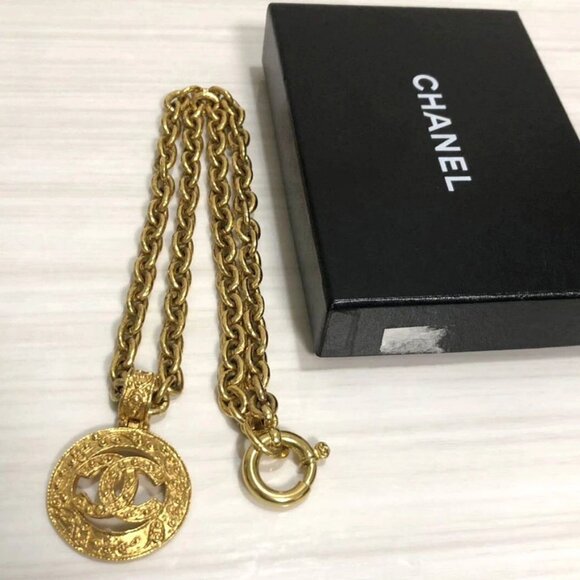 CHANEL CC Logo Round Vintage Necklace 26" Gold Tone 94A Auth b11132 - Picture 10 of 10